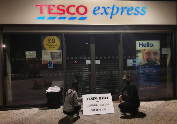Oxford Mail: Greenpeace Oxfordshire volunteers escalate nationwide campaign for Tesco to end industrial meat on the day of the supermarket’s AGM